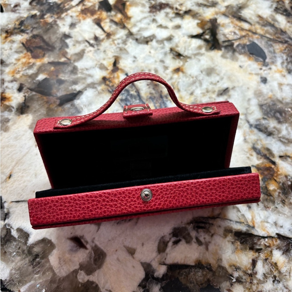 Elegant lipstick 💄 case with Mirror - Picture 3 of 8